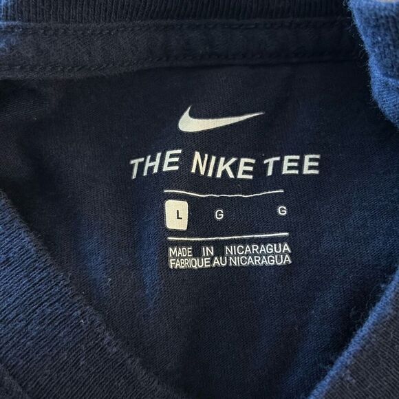 Men's Atlanta Braves Nike Navy 2021 NL East Division Champions T-Shirt. Large - Picture 3 of 6